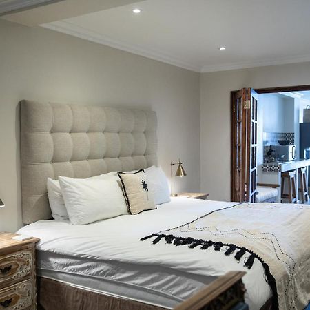 Sea Castle Hotel Camps Bay Cape Town Exterior photo