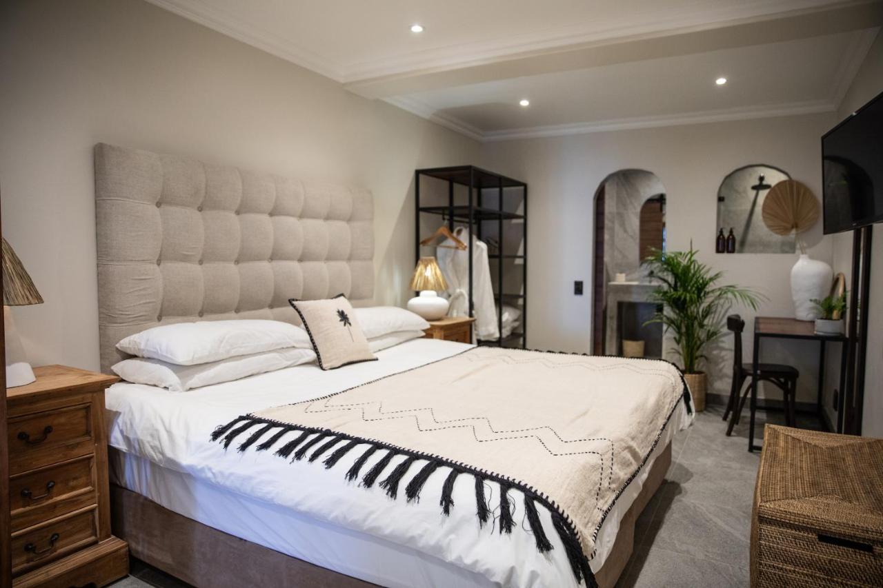 Sea Castle Hotel Camps Bay Cape Town Exterior photo